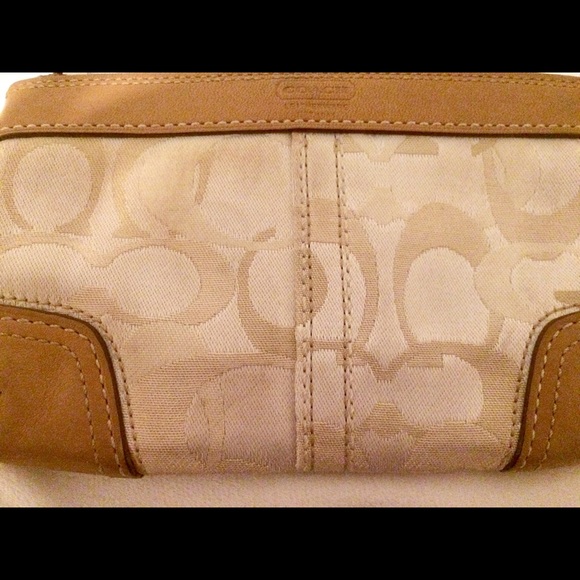 Coach Logo wristlet in tan and cream - Picture 3 of 6
